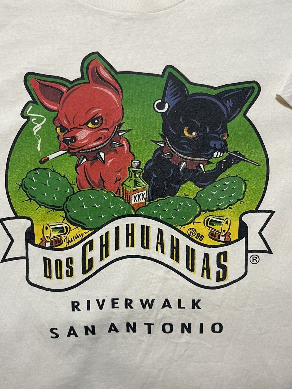 Vintage San Antonio Dos Chihuahuas 1993 Shirt Size XL Single Stitch Thrashed